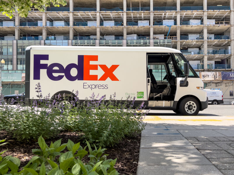 Our first impressions after driving the new FedEx electric delivery truck