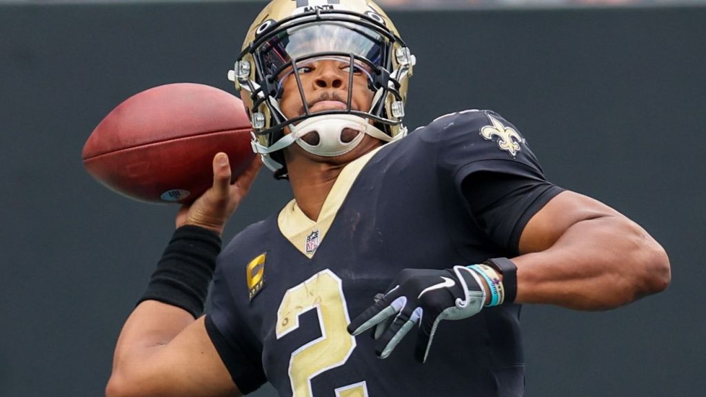 New Orleans Saints not considering change in QB despite start 1-2