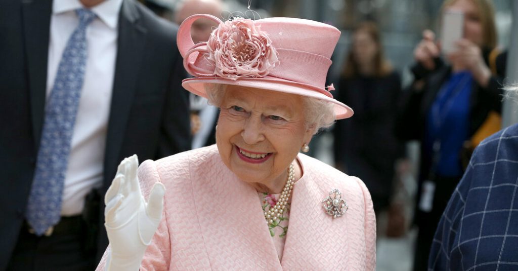 Queen Elizabeth dies: King Charles arrives in London