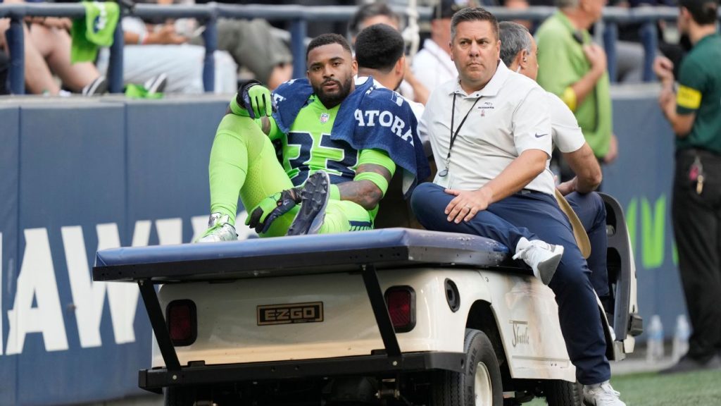 Safety Seattle Seahawks Jamal Adams suffers a “serious” quadriceps injury, has been dragged