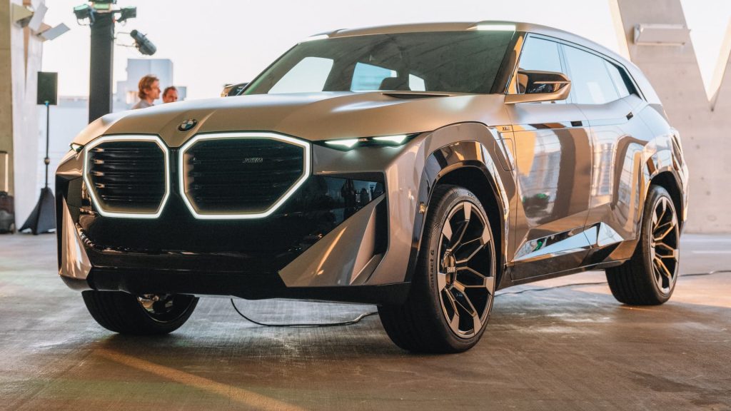 BMW invests .7 billion in the United States to produce electric cars