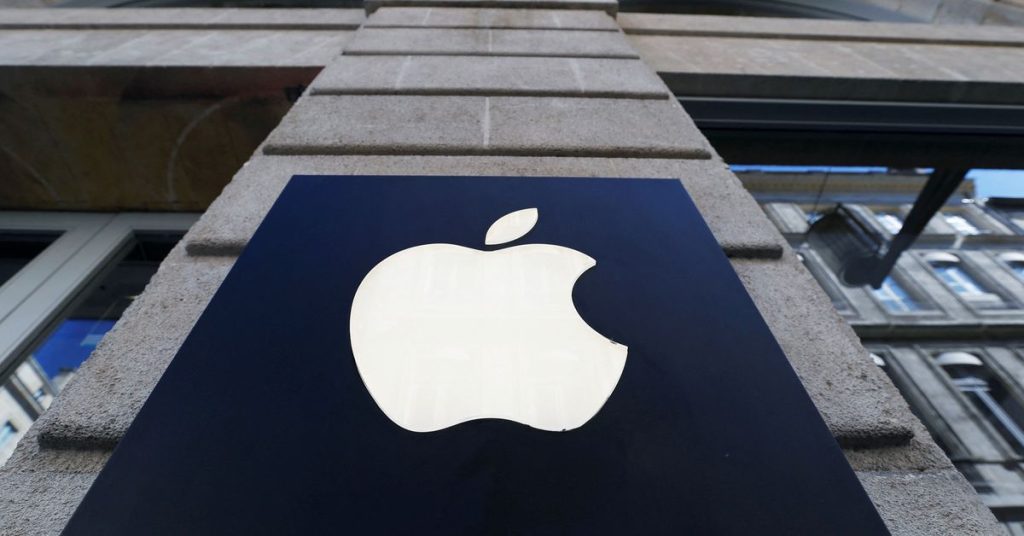 Apple profits soar as economic gloom affects technology