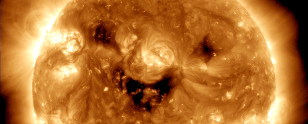 NASA spotted the sun smiling, which is the most joyful thing: ScienceAlert